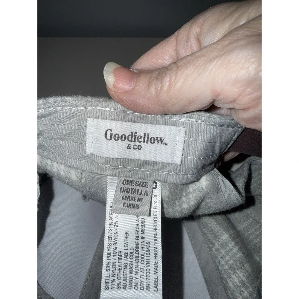 Good Fellow Gray Plaid Cap Adjustable New With‎ Tags